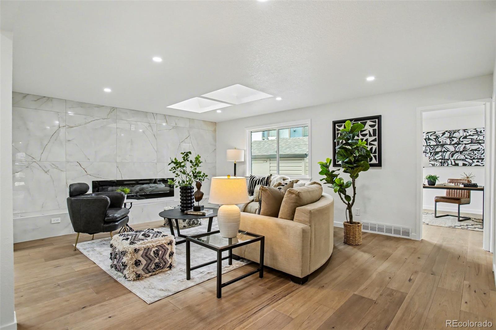 MLS Image #11 for 4055 s niagara way,denver, Colorado