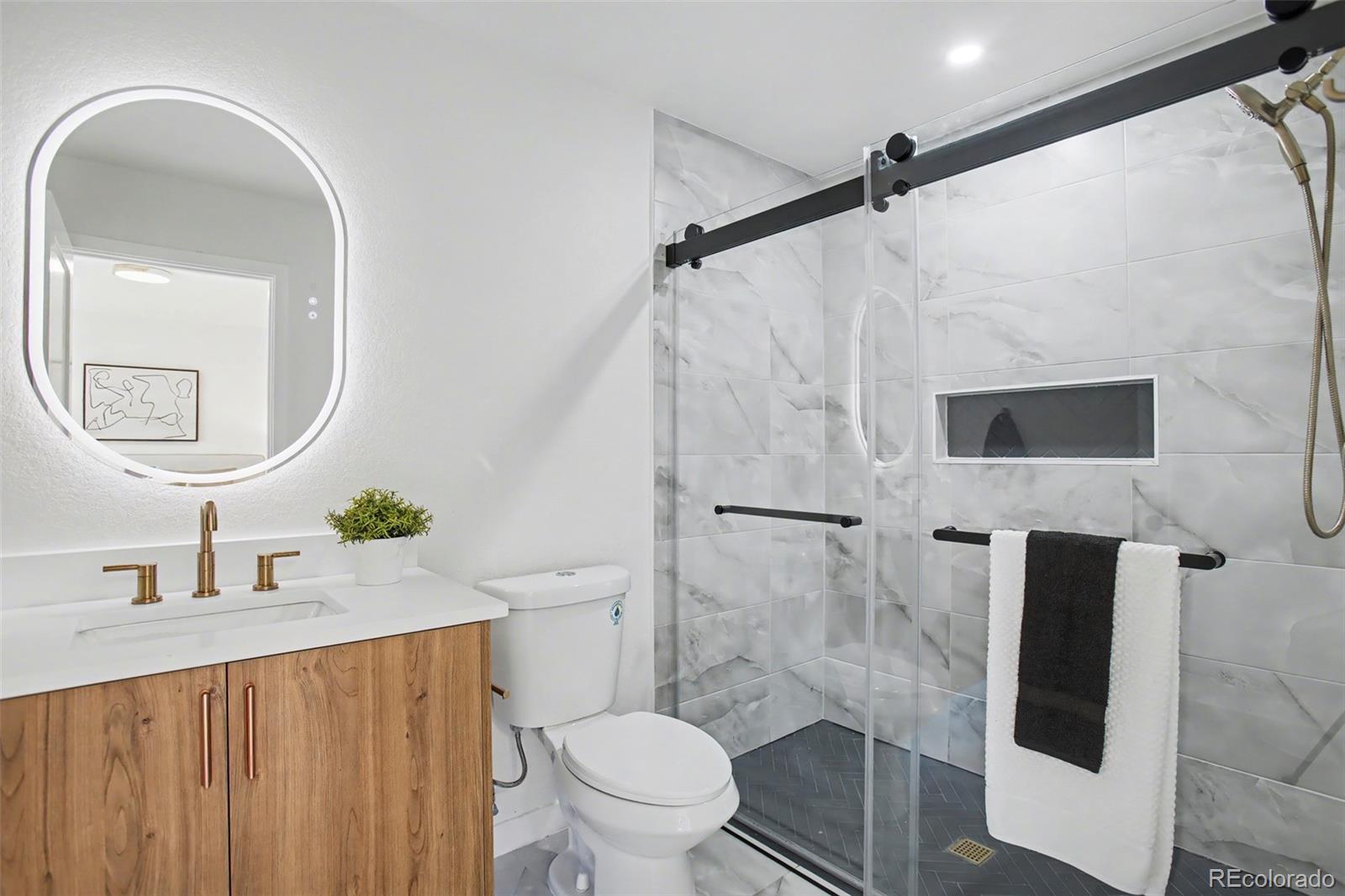 MLS Image #15 for 4055 s niagara way,denver, Colorado