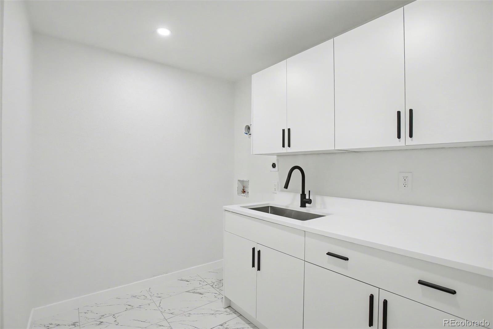 MLS Image #25 for 4055 s niagara way,denver, Colorado