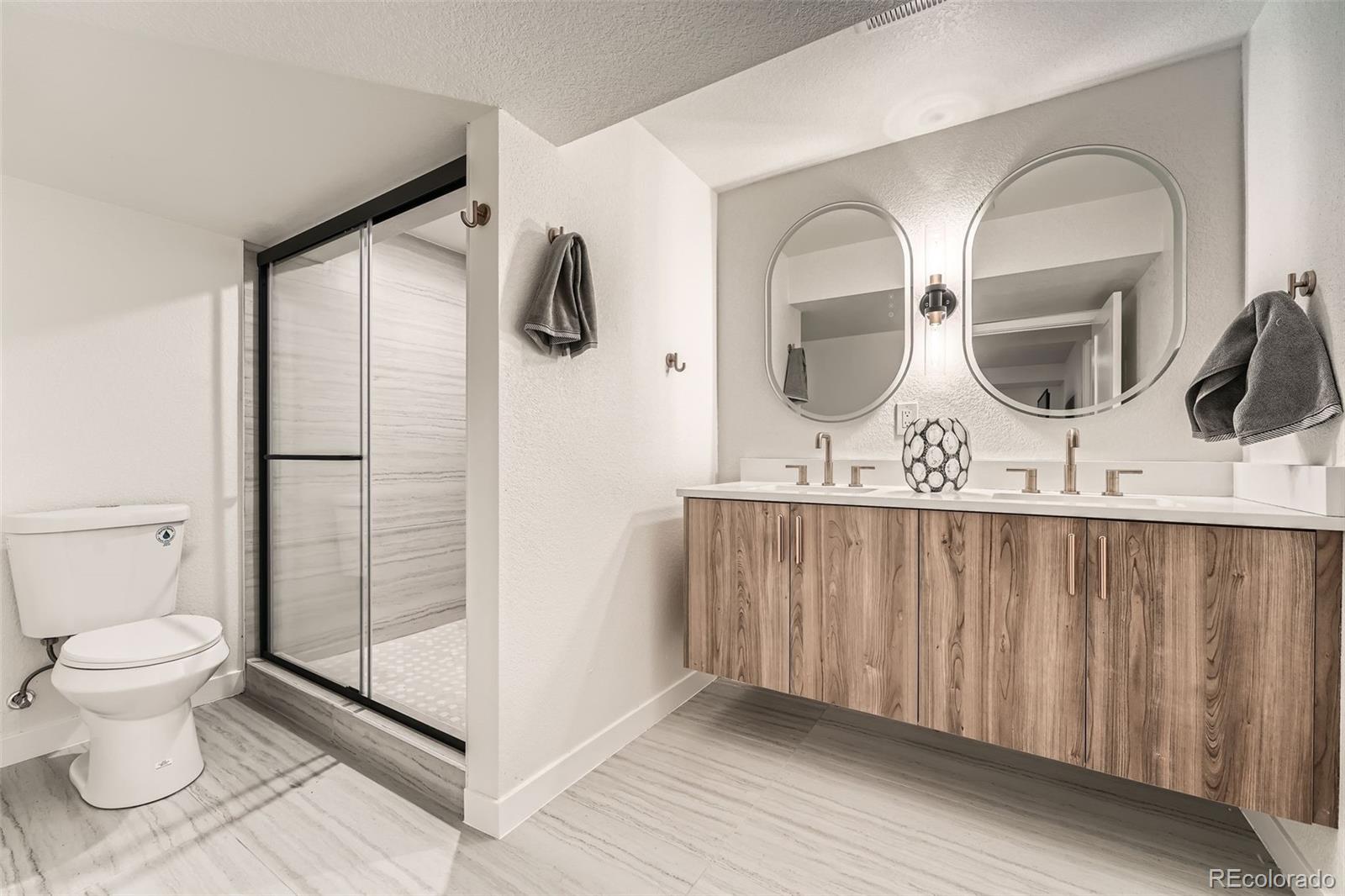 MLS Image #37 for 4055 s niagara way,denver, Colorado