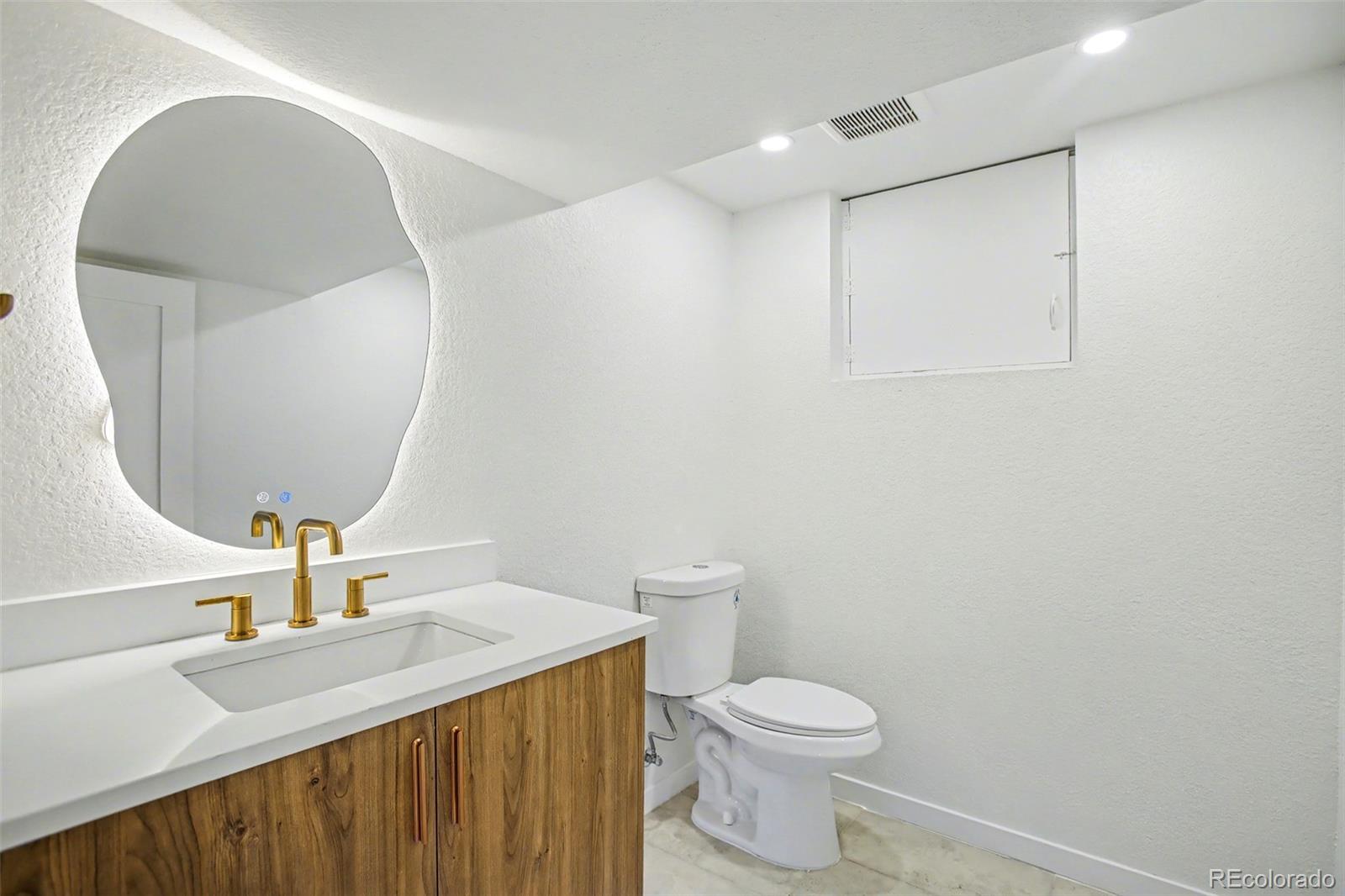MLS Image #38 for 4055 s niagara way,denver, Colorado