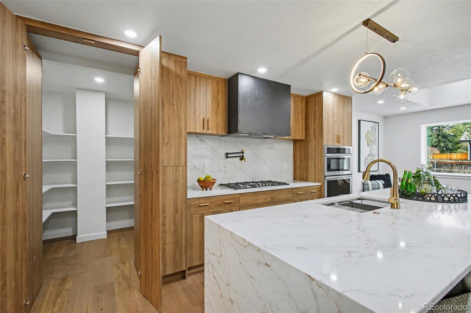 MLS Image #4 for 4055 s niagara way,denver, Colorado