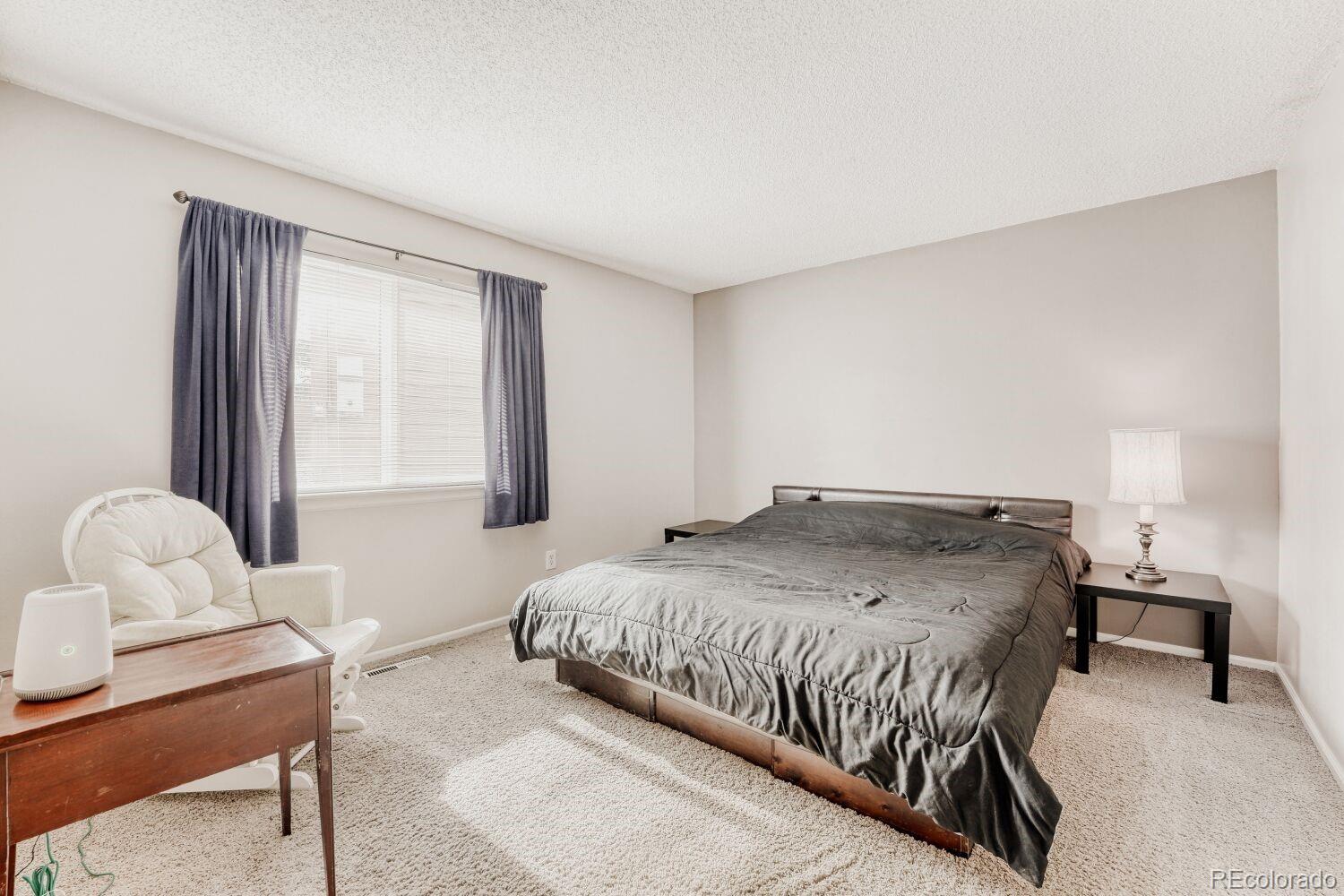 MLS Image #11 for 200 s dearborn circle,aurora, Colorado