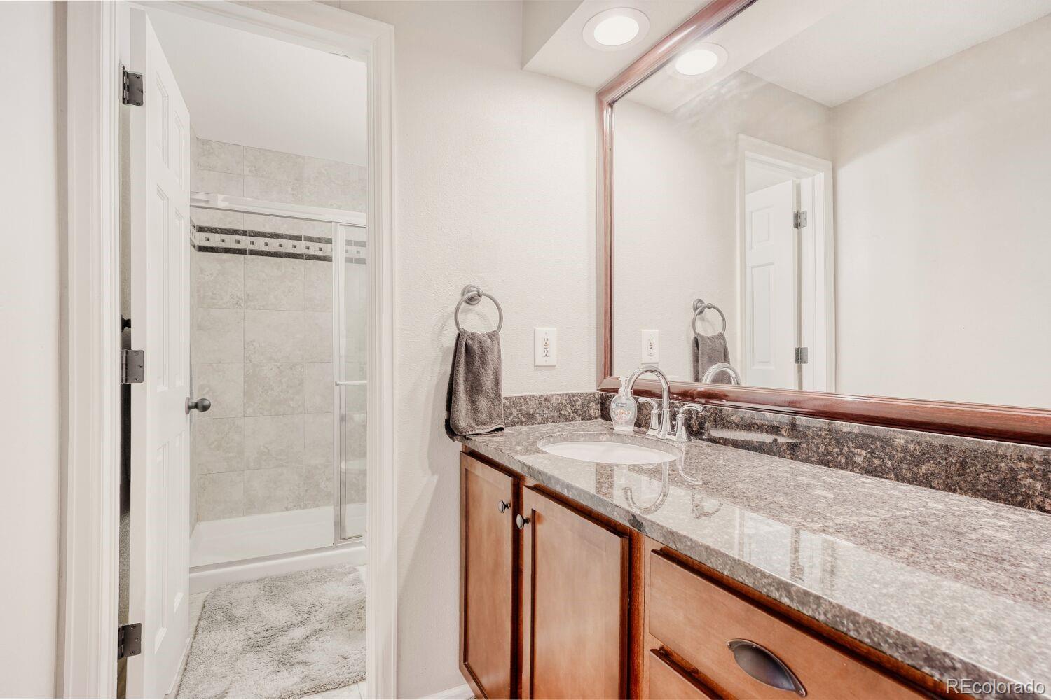 MLS Image #14 for 200 s dearborn circle,aurora, Colorado