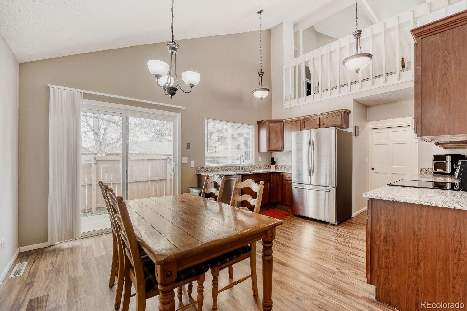 MLS Image #5 for 200 s dearborn circle,aurora, Colorado