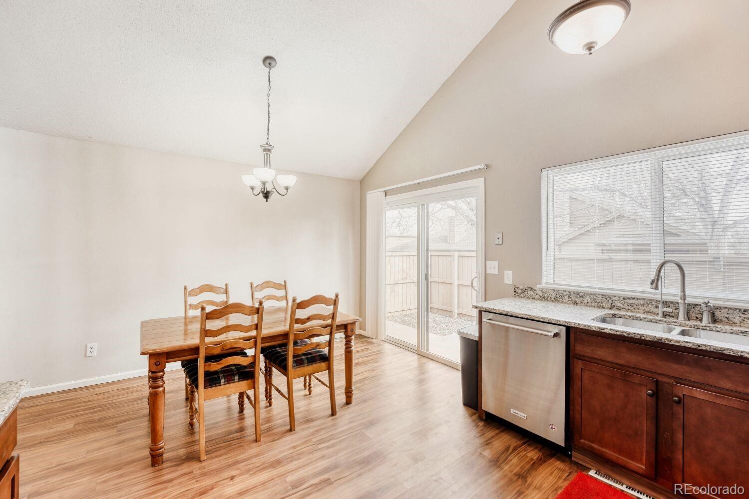 MLS Image #6 for 200 s dearborn circle,aurora, Colorado
