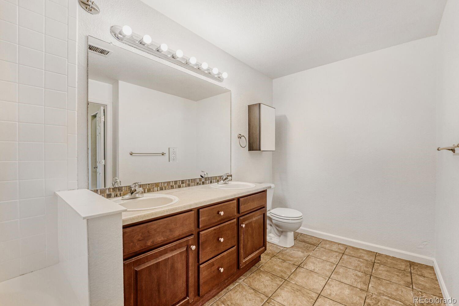 MLS Image #12 for 5800  tower road,denver, Colorado
