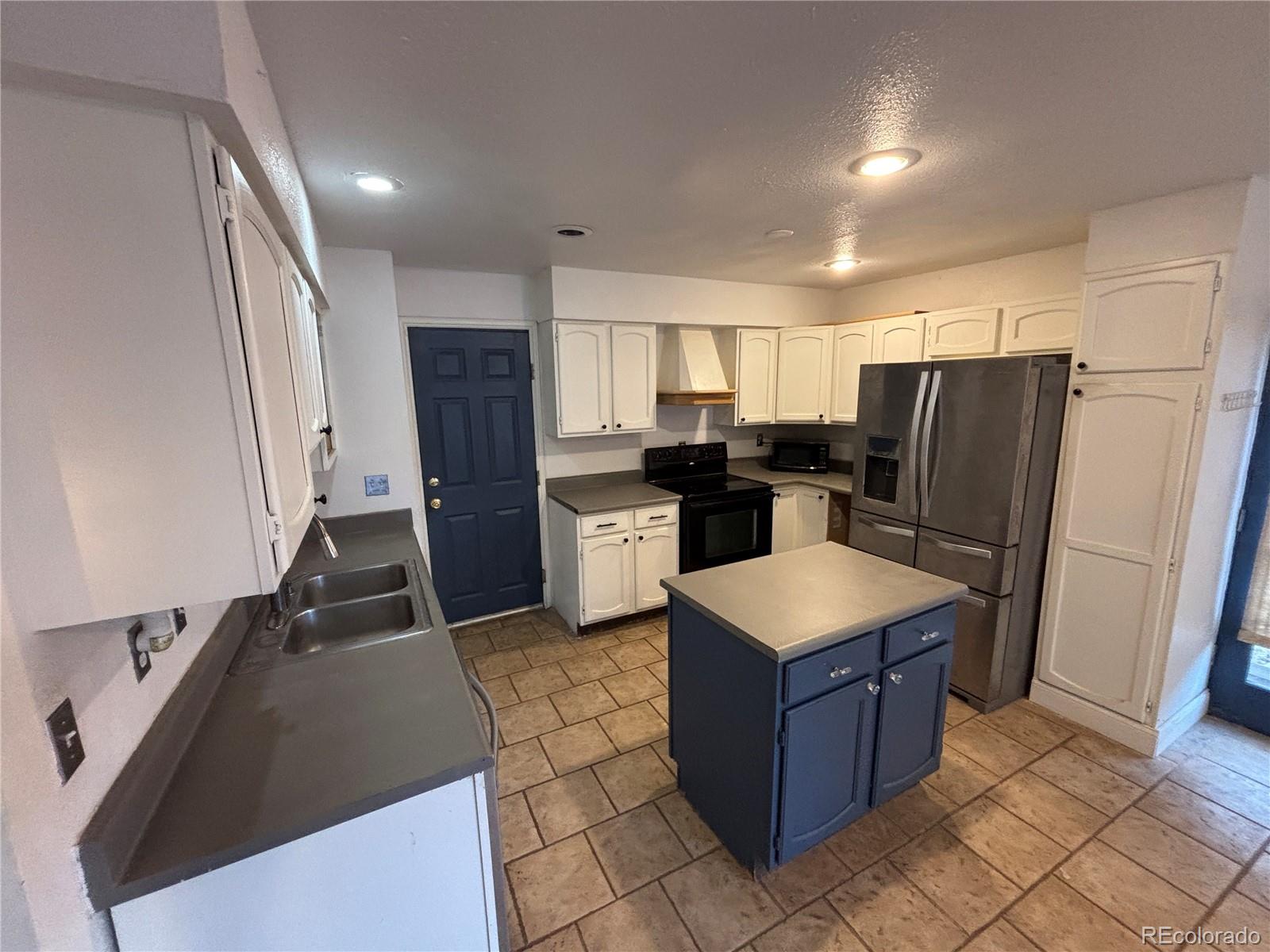 MLS Image #3 for 3868 s nucla street,aurora, Colorado