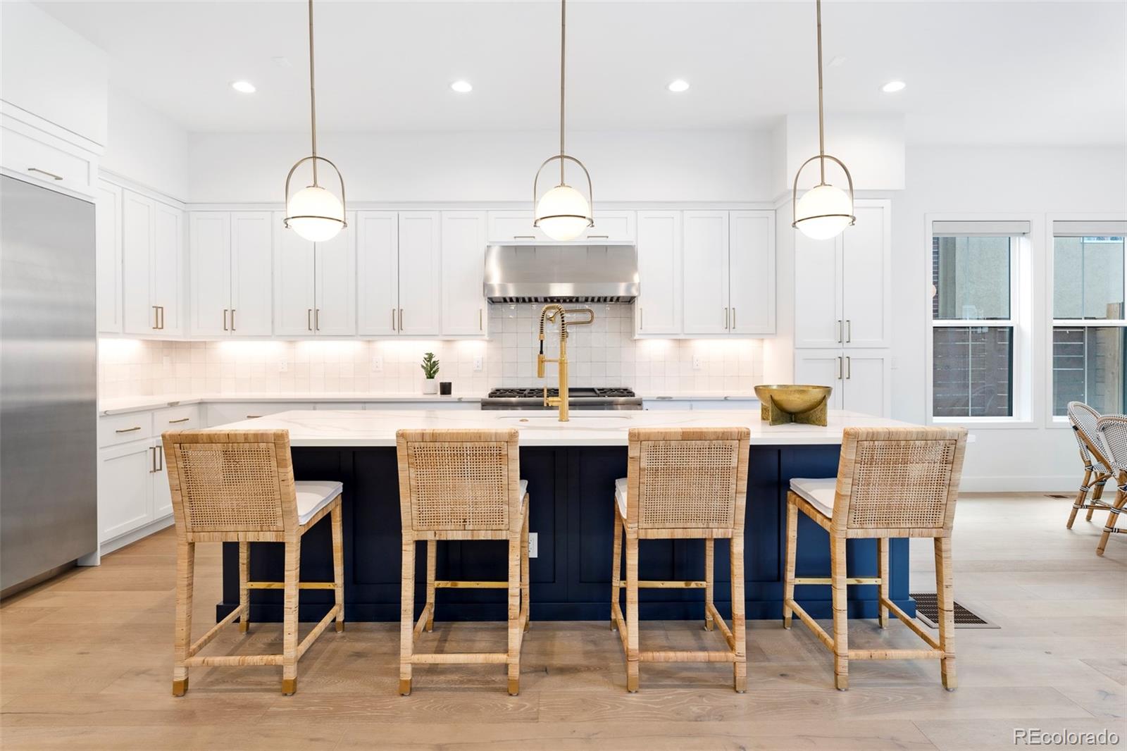 MLS Image #10 for 909  madison street,denver, Colorado