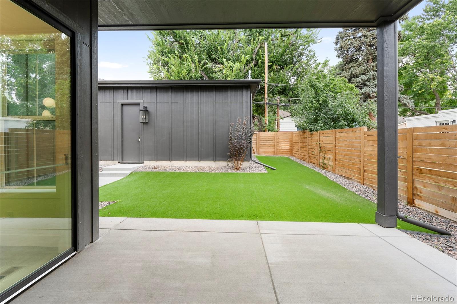 MLS Image #16 for 909  madison street,denver, Colorado
