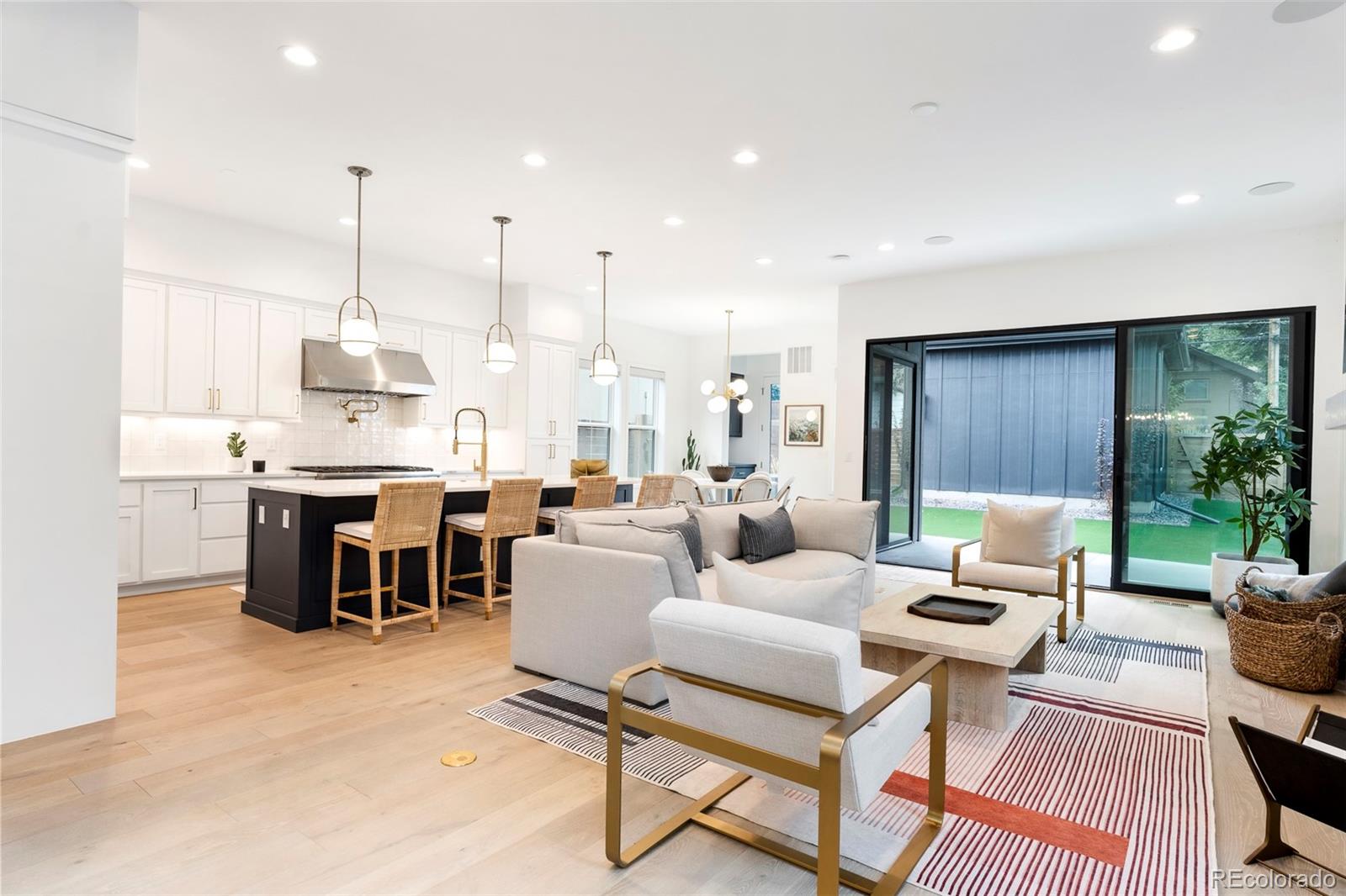 MLS Image #4 for 909  madison street,denver, Colorado
