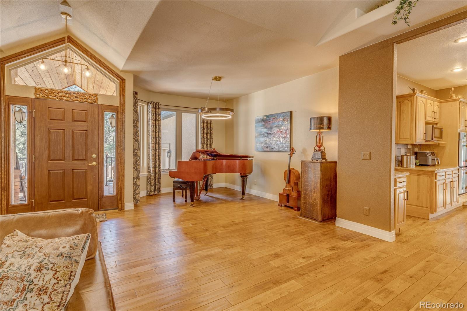 MLS Image #5 for 20320  roaming drive,colorado springs, Colorado