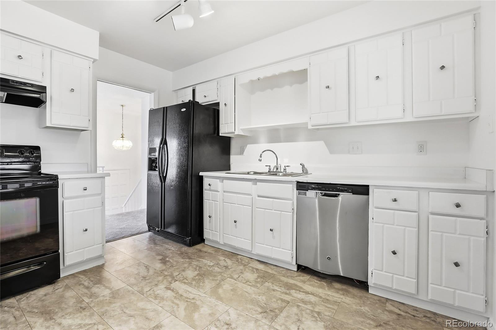 MLS Image #7 for 7359 s syracuse court,centennial, Colorado