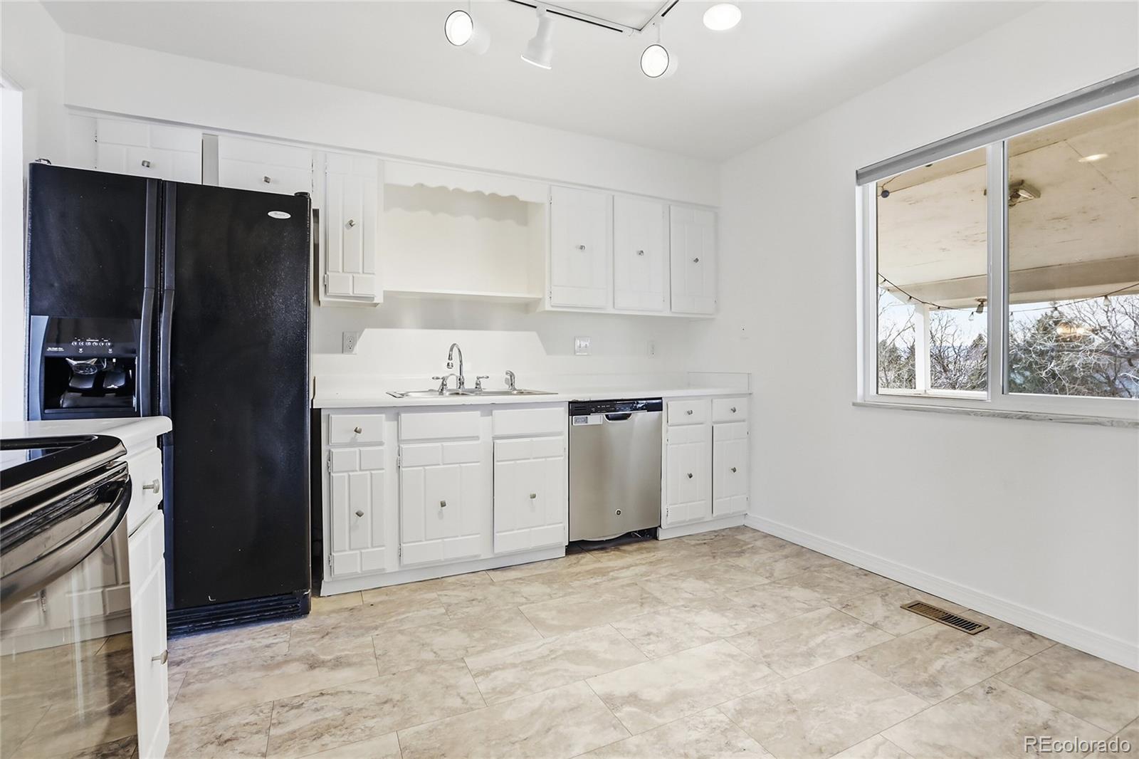 MLS Image #8 for 7359 s syracuse court,centennial, Colorado