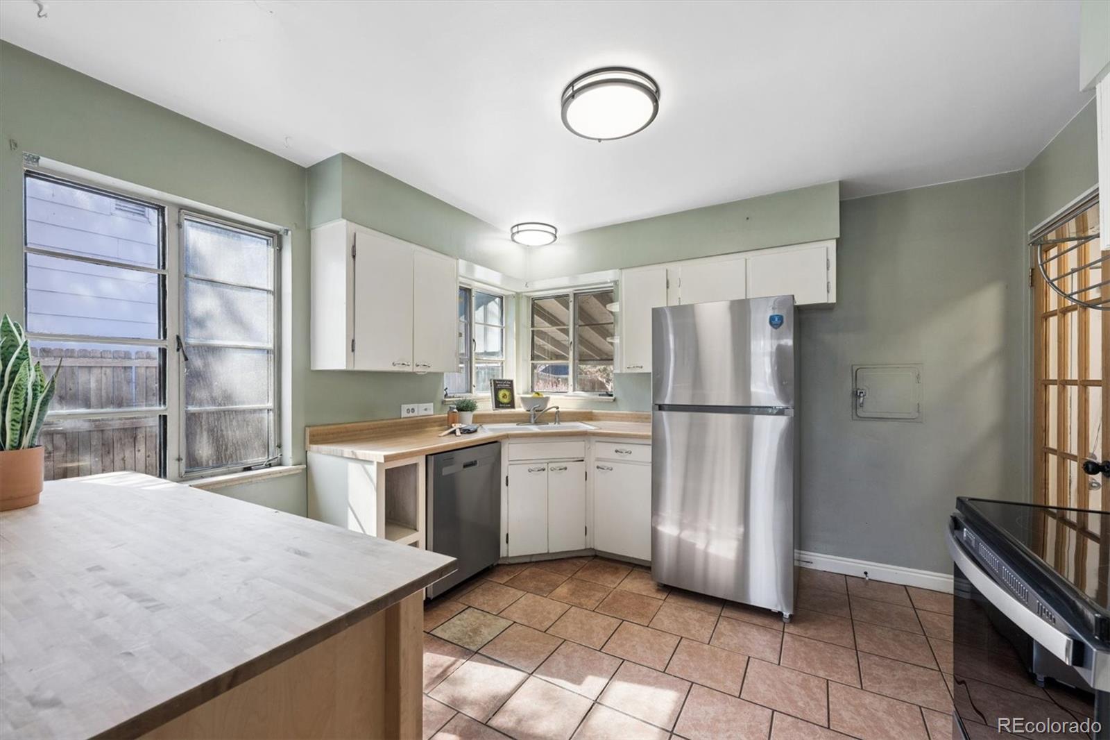 MLS Image #4 for 2685 s monroe street,denver, Colorado
