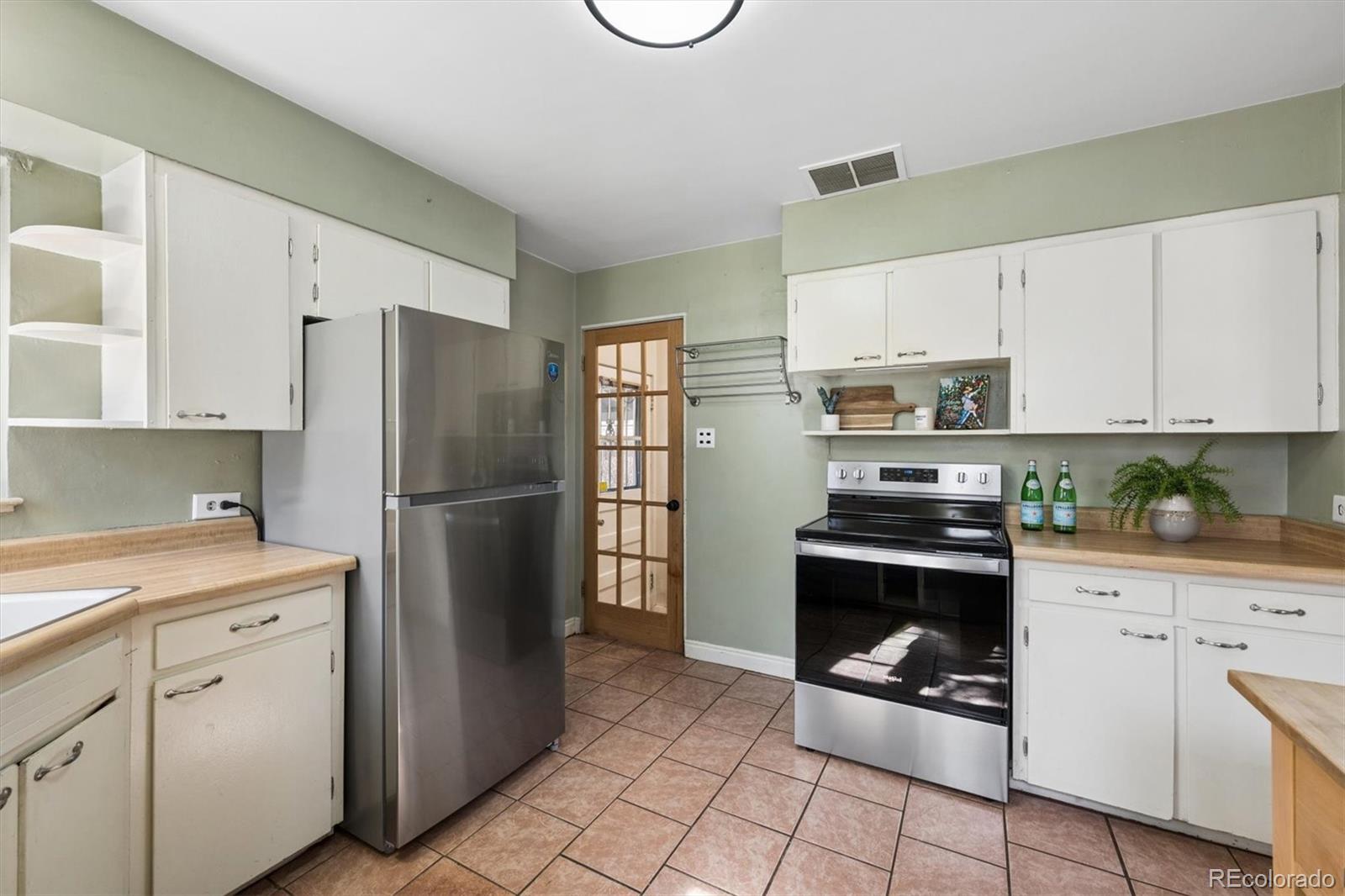MLS Image #5 for 2685 s monroe street,denver, Colorado