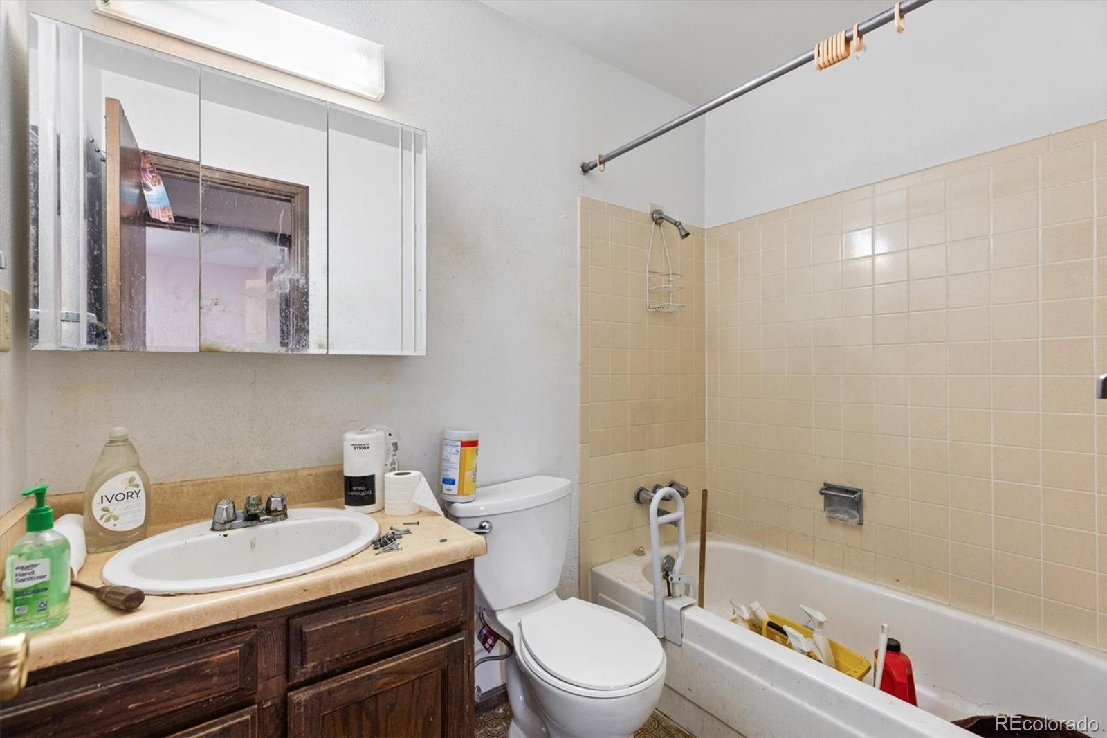MLS Image #12 for 2560 s sable way,aurora, Colorado
