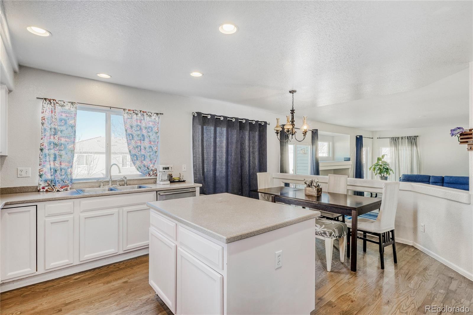 MLS Image #7 for 20591 e 48th place,denver, Colorado