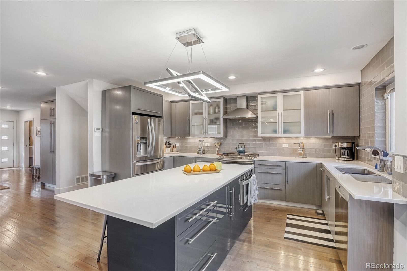 MLS Image #10 for 1322 s pearl street,denver, Colorado