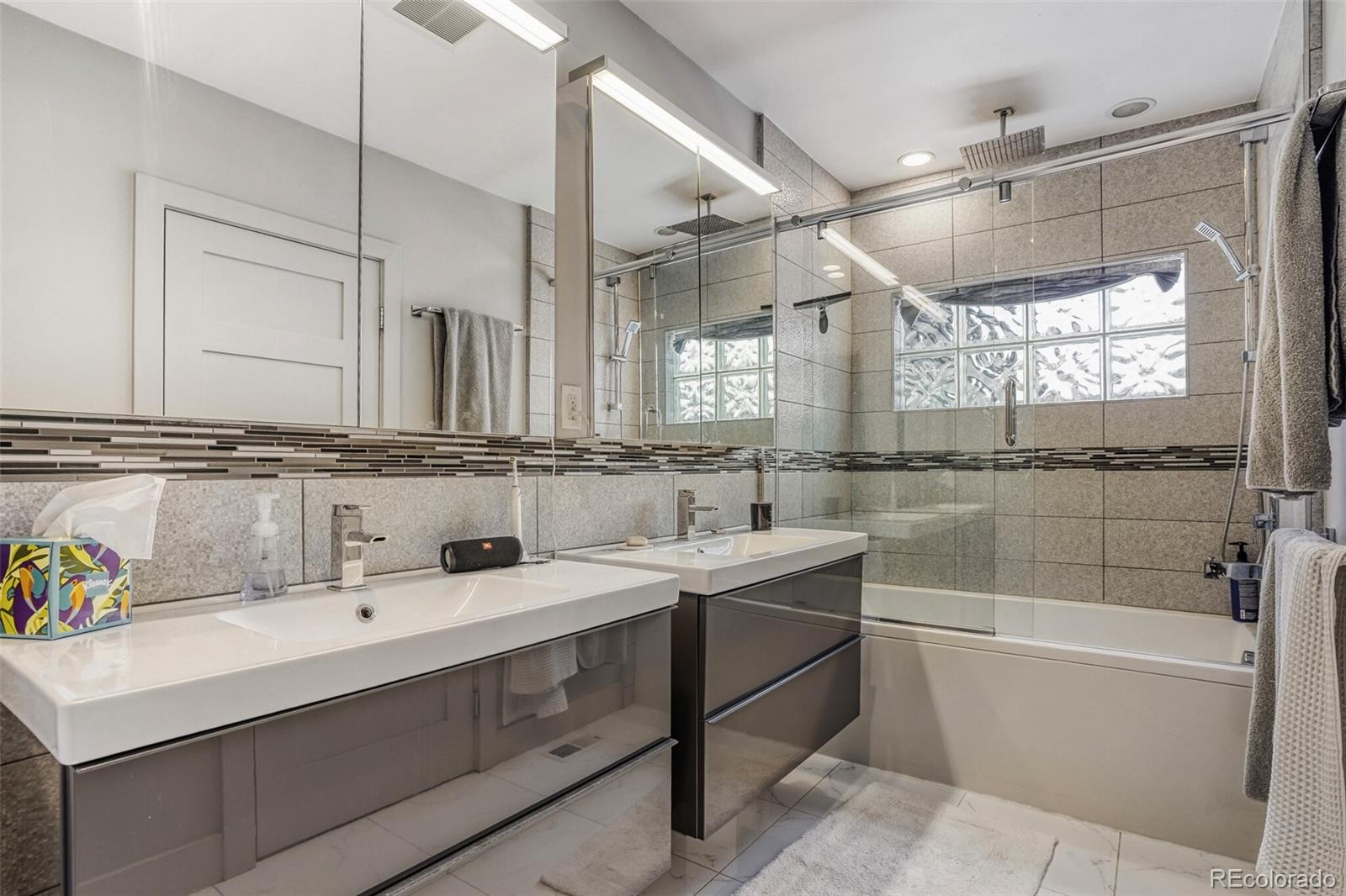 MLS Image #19 for 1322 s pearl street,denver, Colorado