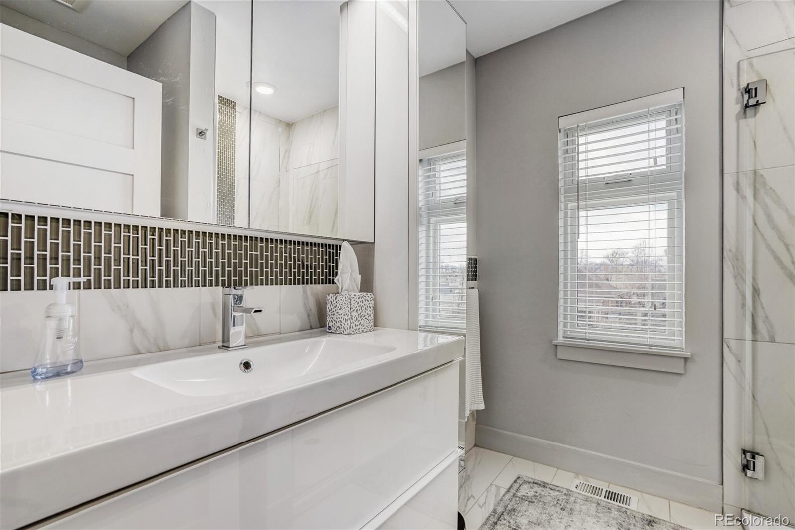 MLS Image #24 for 1322 s pearl street,denver, Colorado