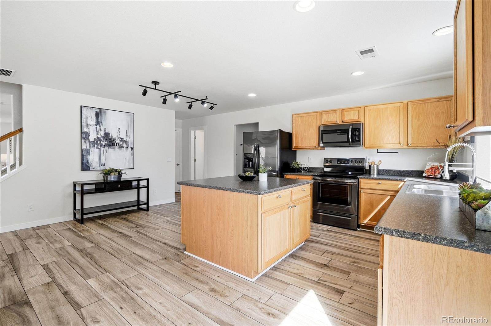 MLS Image #15 for 20242 e 55th place,denver, Colorado