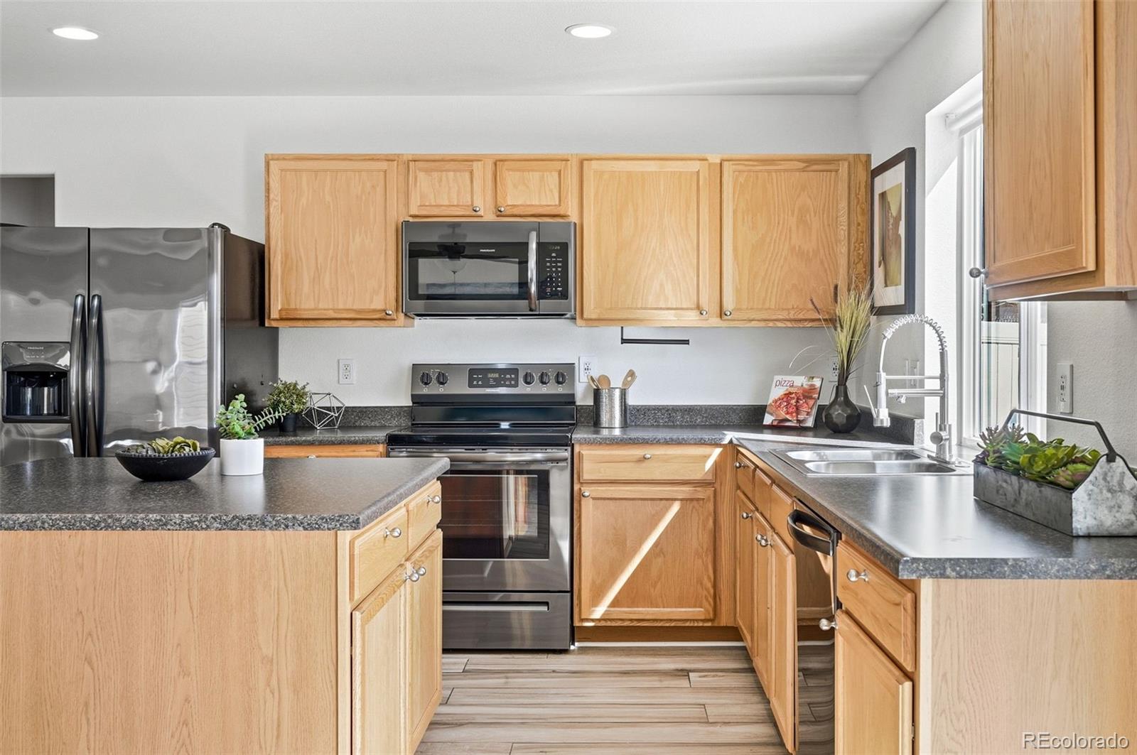MLS Image #16 for 20242 e 55th place,denver, Colorado