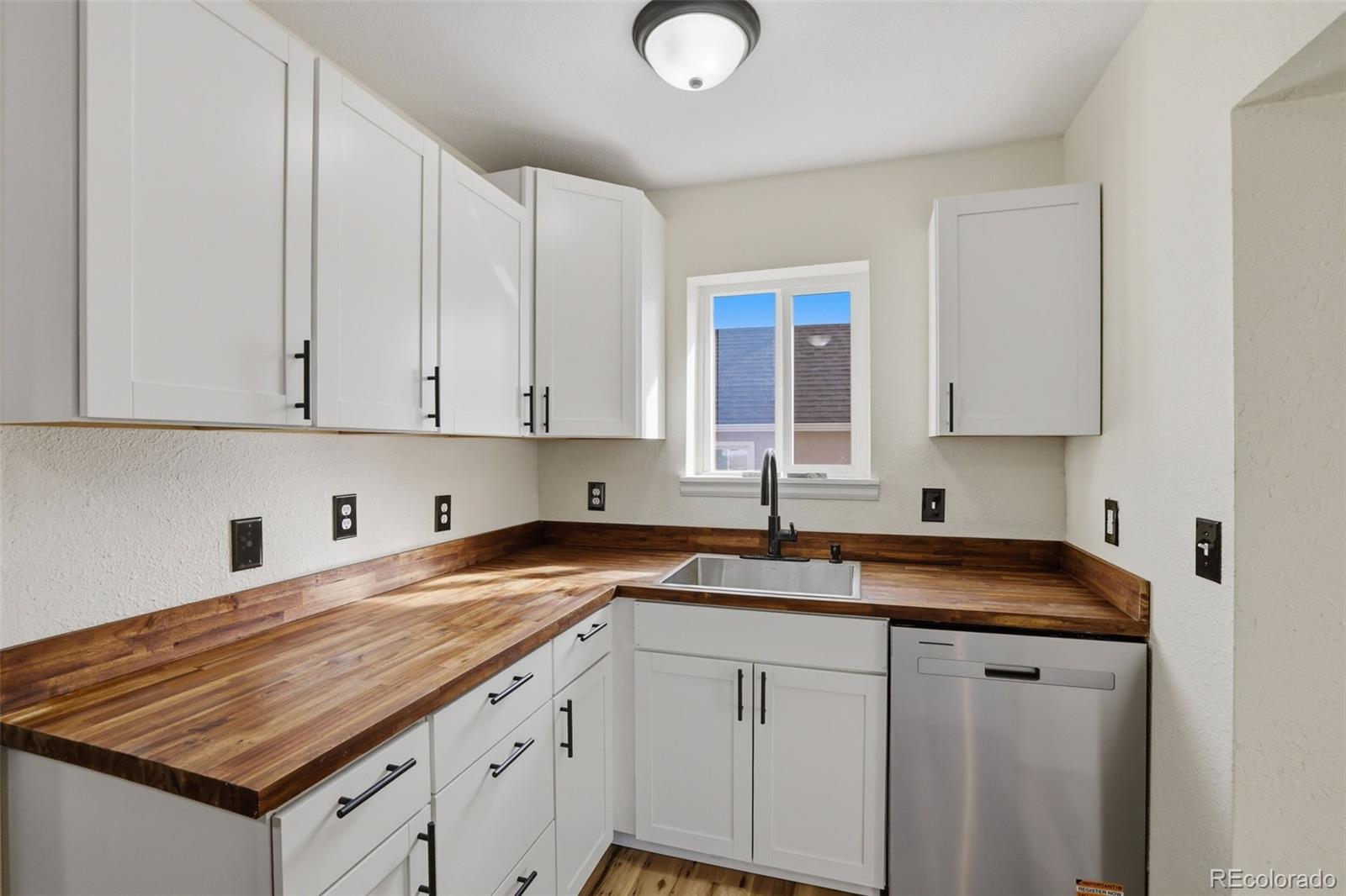MLS Image #8 for 1725  brown avenue,pueblo, Colorado