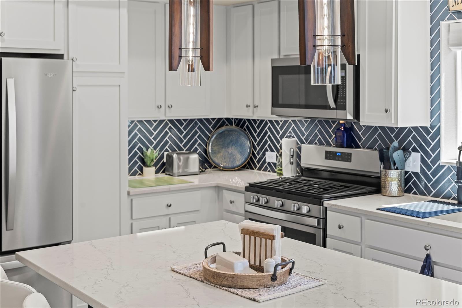 MLS Image #3 for 1158  oak circle ,lakewood, Colorado