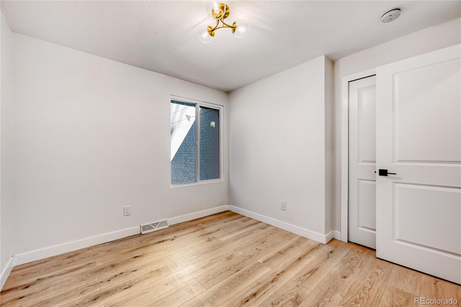 MLS Image #16 for 7172 e jewell avenue,denver, Colorado