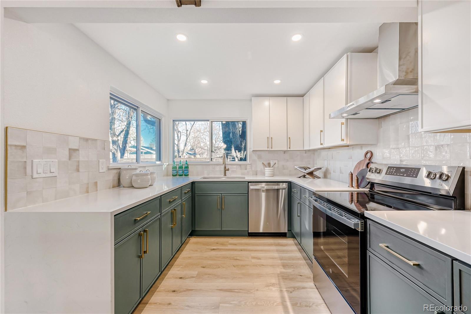 MLS Image #9 for 7172 e jewell avenue,denver, Colorado