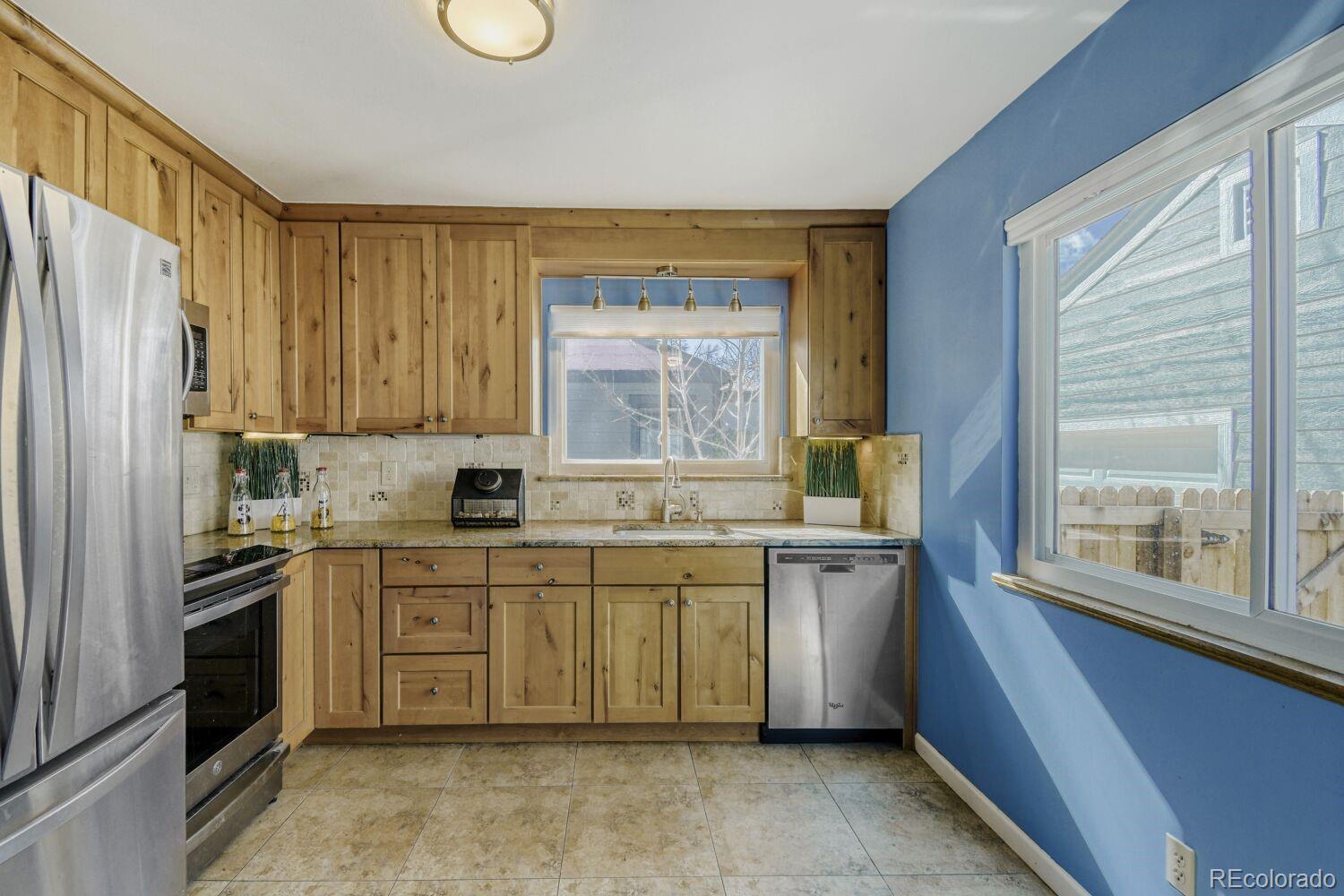 MLS Image #11 for 1827 s filbert court,denver, Colorado