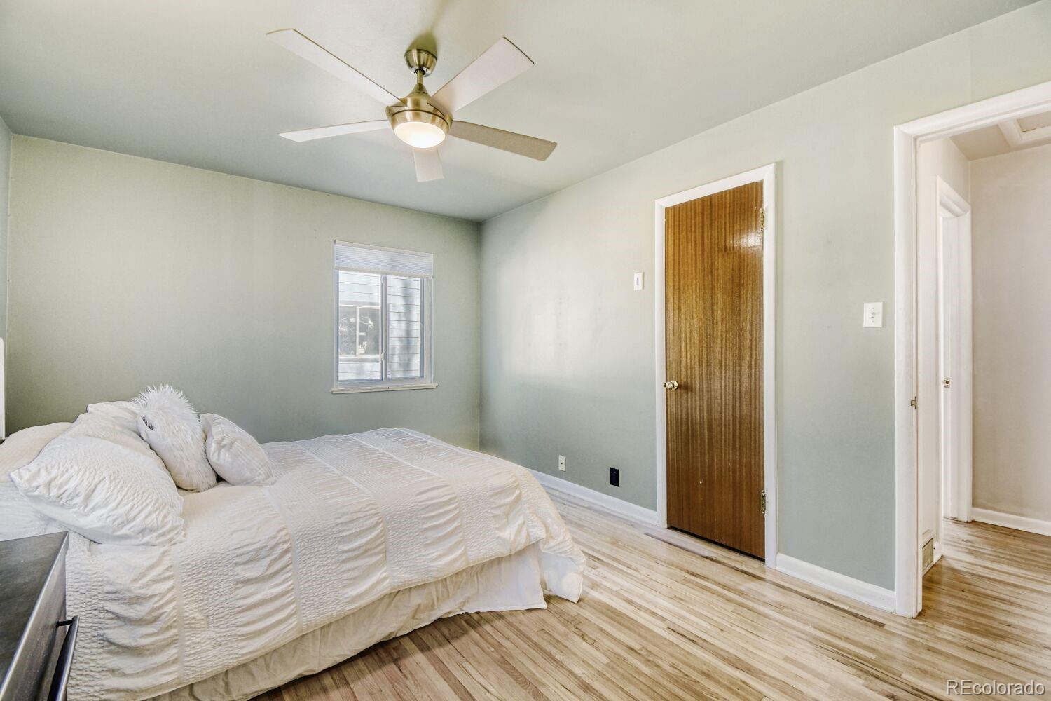 MLS Image #13 for 1827 s filbert court,denver, Colorado