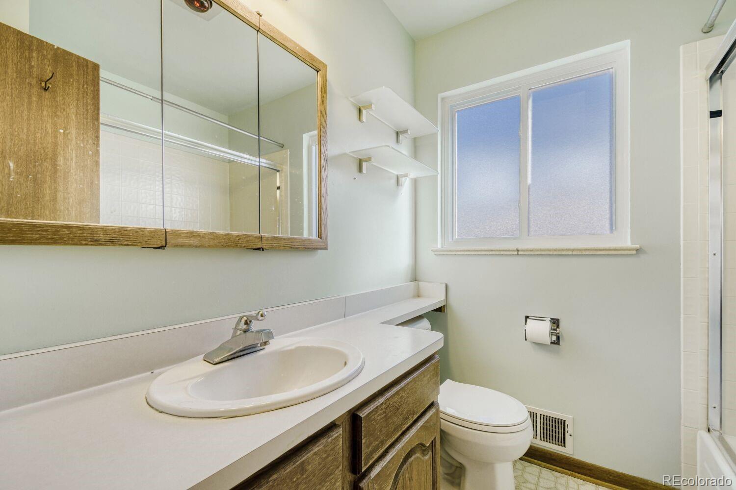 MLS Image #16 for 1827 s filbert court,denver, Colorado