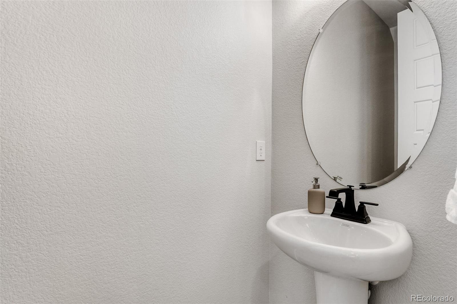 MLS Image #12 for 20970 e quincy drive,aurora, Colorado