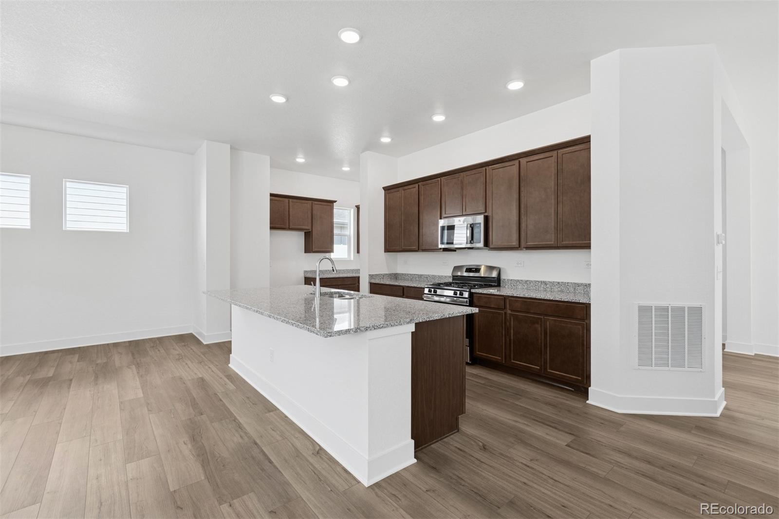MLS Image #6 for 21234 e 62nd avenue,aurora, Colorado