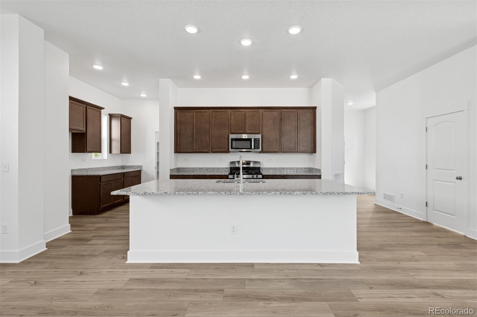 MLS Image #7 for 21234 e 62nd avenue,aurora, Colorado