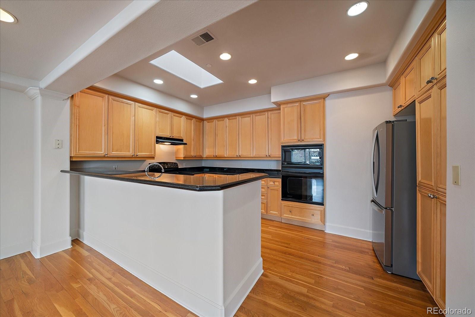 MLS Image #10 for 300  hudson street 302,denver, Colorado