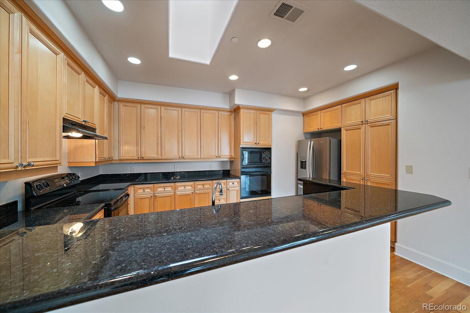 MLS Image #13 for 300  hudson street 302,denver, Colorado