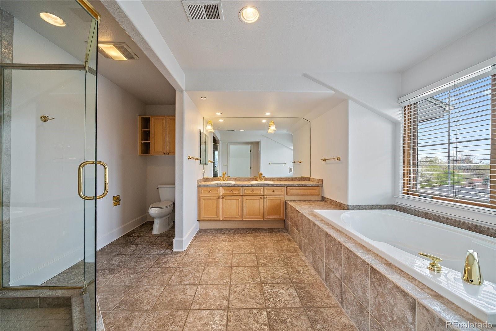MLS Image #18 for 300  hudson street 302,denver, Colorado