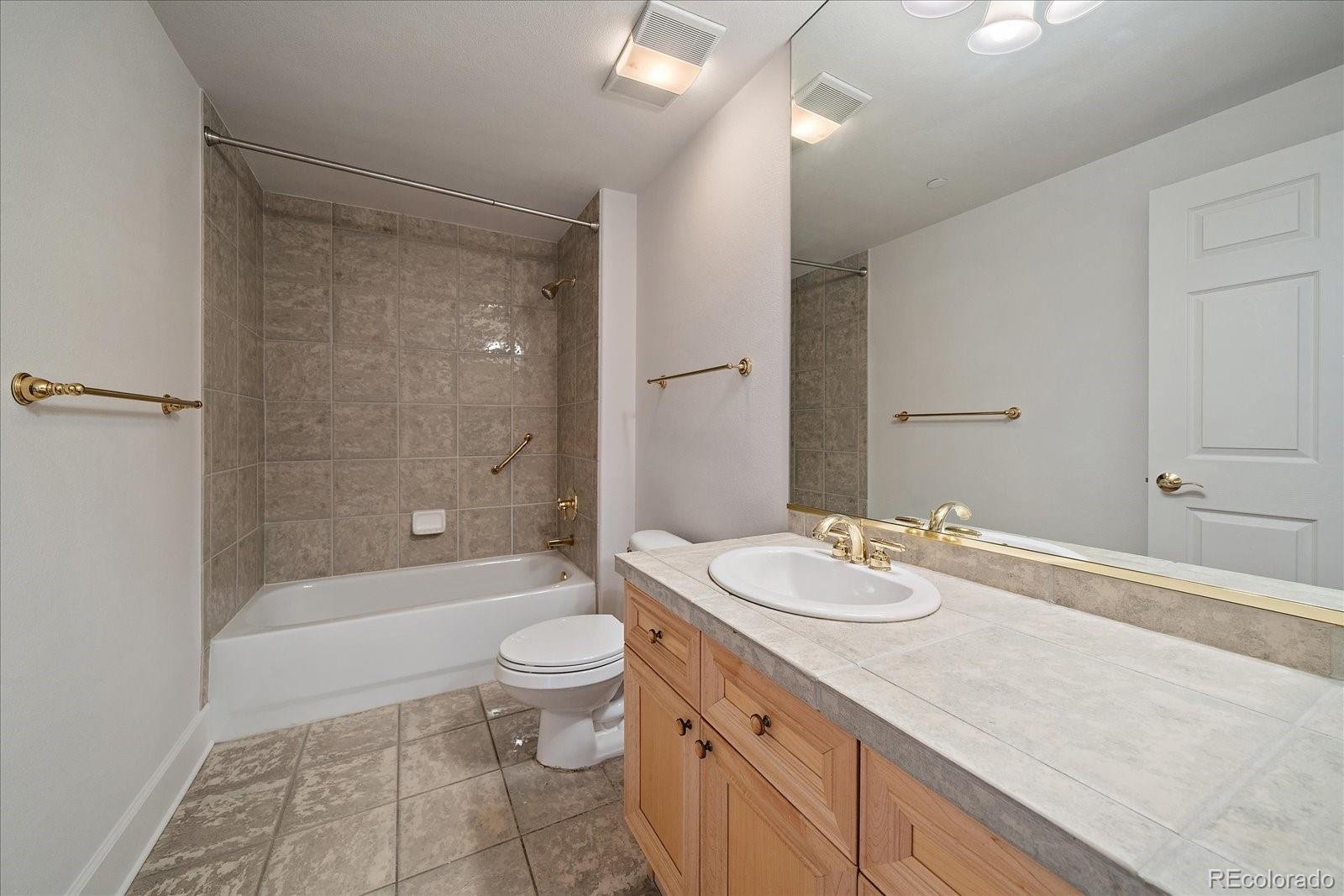 MLS Image #24 for 300  hudson street 302,denver, Colorado