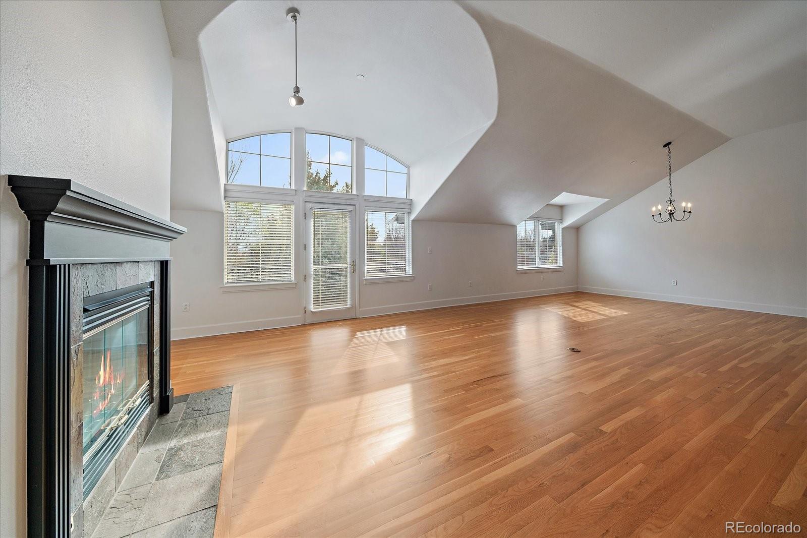 MLS Image #5 for 300  hudson street 302,denver, Colorado