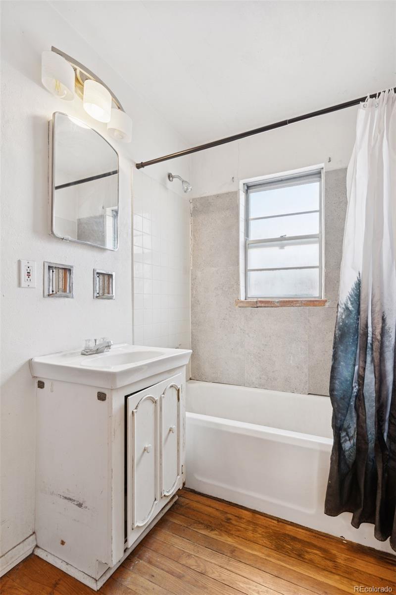 MLS Image #15 for 2490 s lincoln street,denver, Colorado