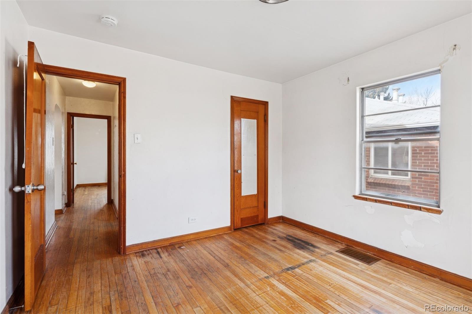 MLS Image #17 for 2490 s lincoln street,denver, Colorado