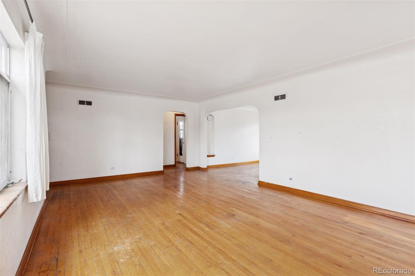MLS Image #6 for 2490 s lincoln street,denver, Colorado