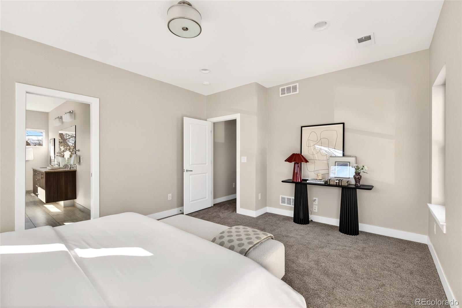 MLS Image #32 for 2051 s gilpin street,denver, Colorado