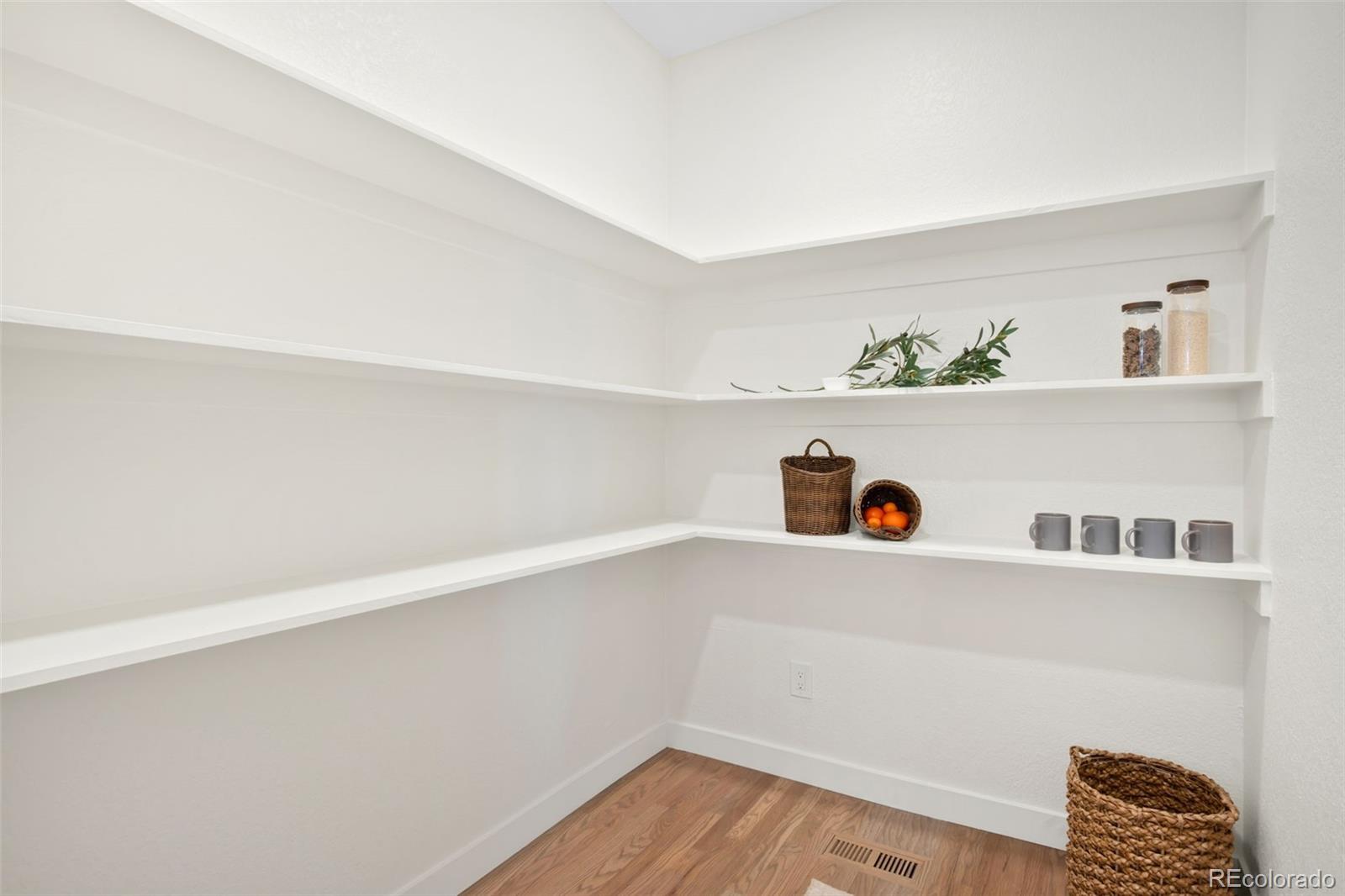 MLS Image #19 for 11673 e berry avenue,englewood, Colorado