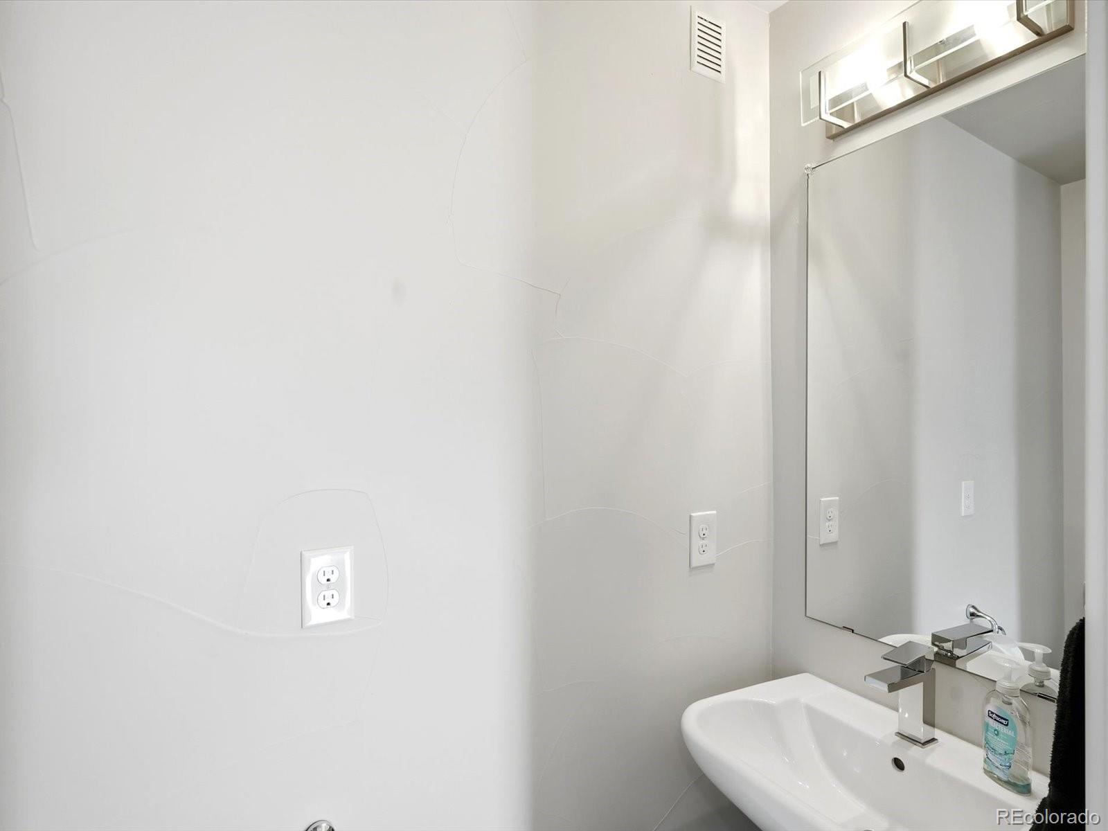 MLS Image #20 for 2190 s birch street,denver, Colorado