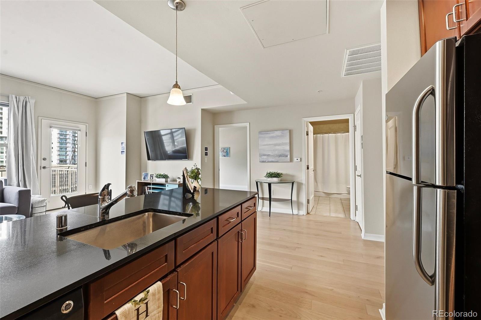 MLS Image #10 for 1975 n grant street 813,denver, Colorado