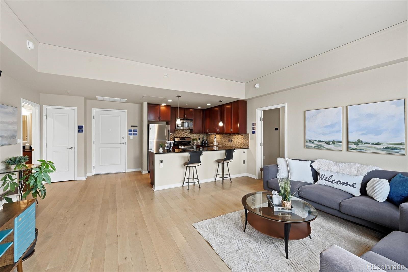 MLS Image #11 for 1975 n grant street 813,denver, Colorado